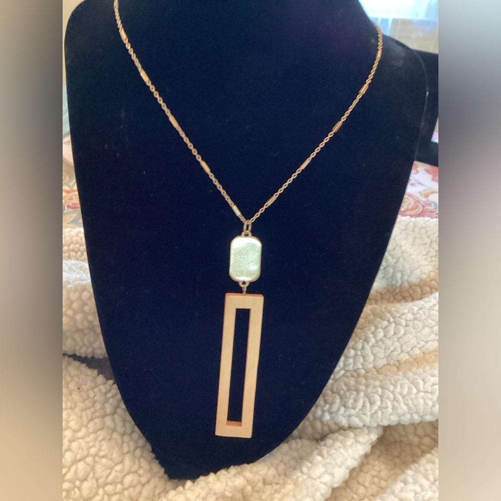Mia &Tess 32 inch necklace, along with stud earrings